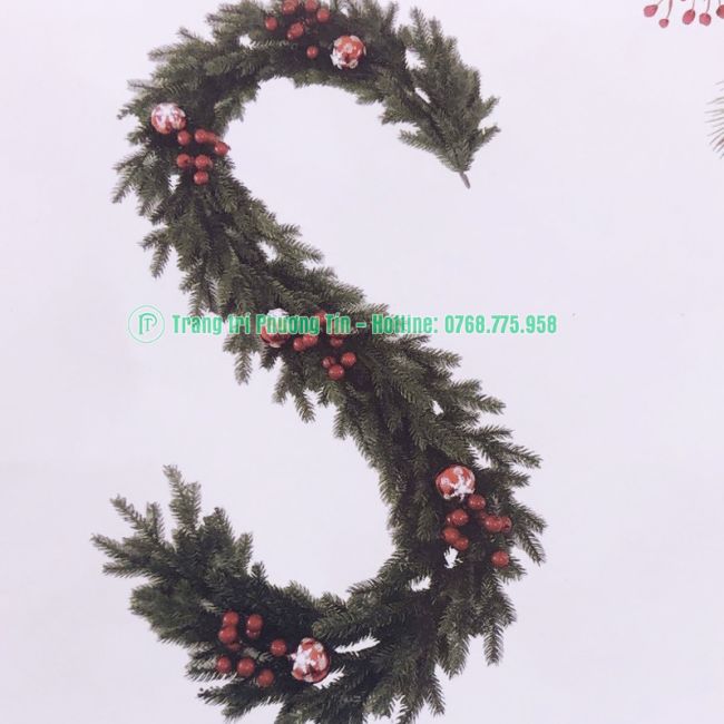 Dây trang trí PE lá chiếc có trang trí