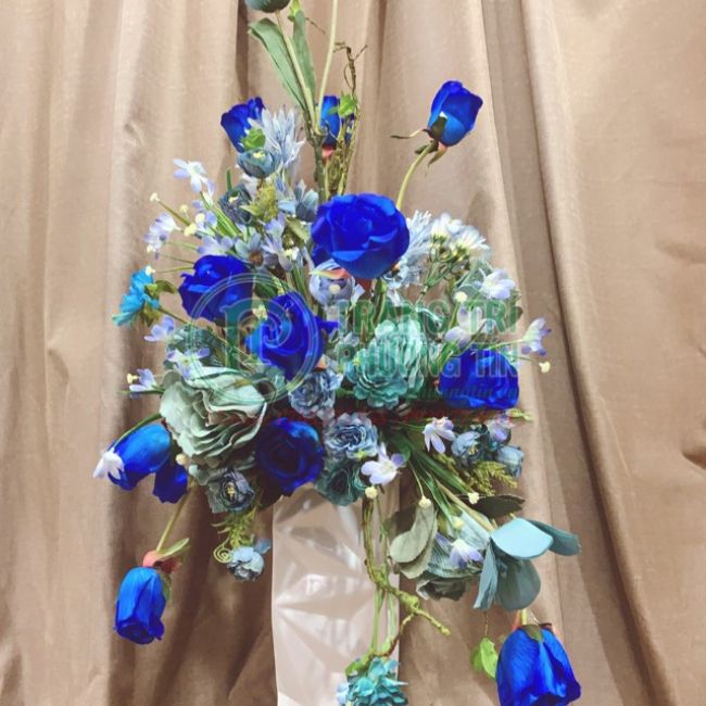 Bình hoa xanh dương