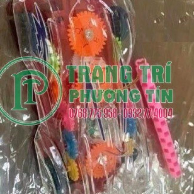 Lồng đèn pin phát nhạc chuyển động ô tô