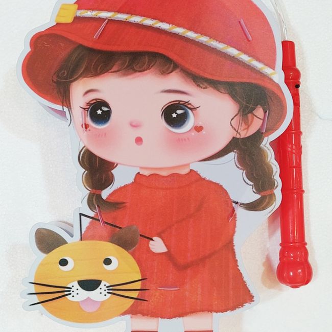 Lồng đèn chạy pin phát nhạc bé gái nón đỏ