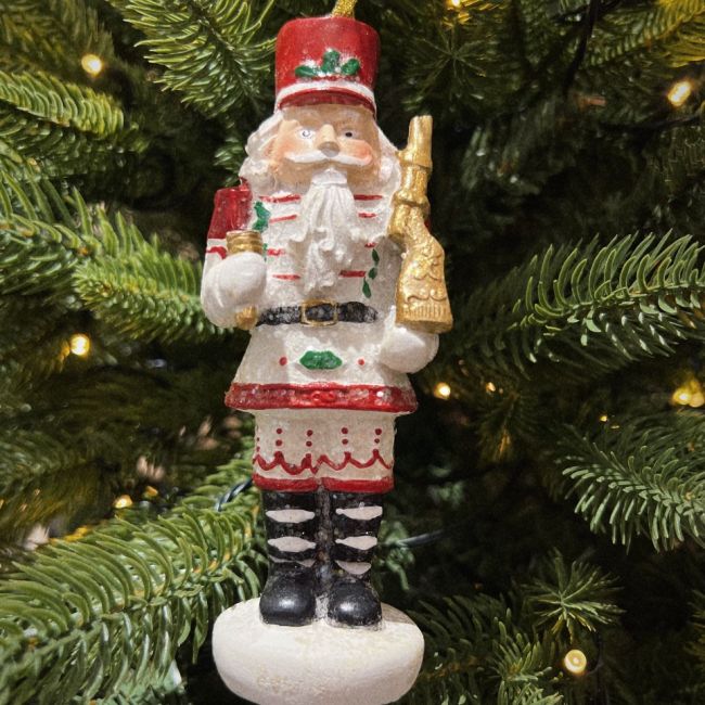 Dây trang trí hình lính cảnh vệ