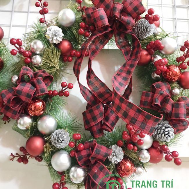 Vòng nguyệt quế nơ và quả châu màu đỏ