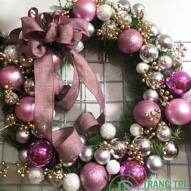 Vòng nguyệt quế nơ hồng quả châu hồng