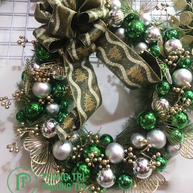 Vòng nguyệt quế quả châu xanh lá