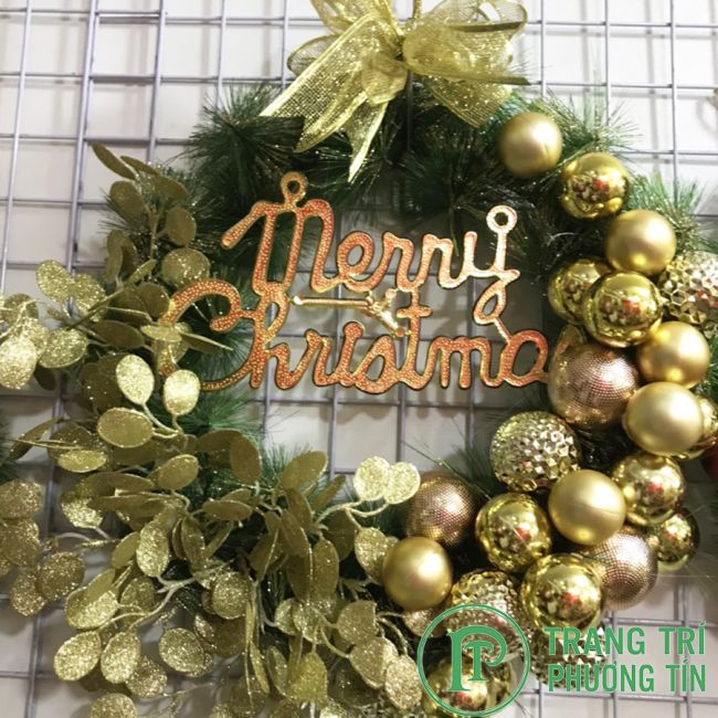 Vòng nguyệt quế quả châu lá vàng