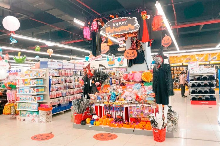 Ý tưởng trang trí Halloween cho siêu thị